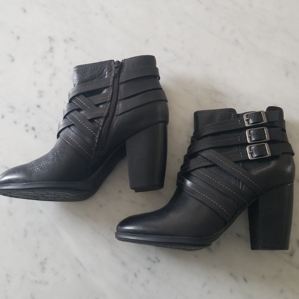Sofft Black Leather Arminda Boots